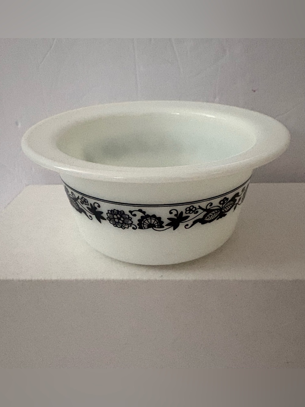 Pyrex Corelle Old Town Blue Onion Butter Tub